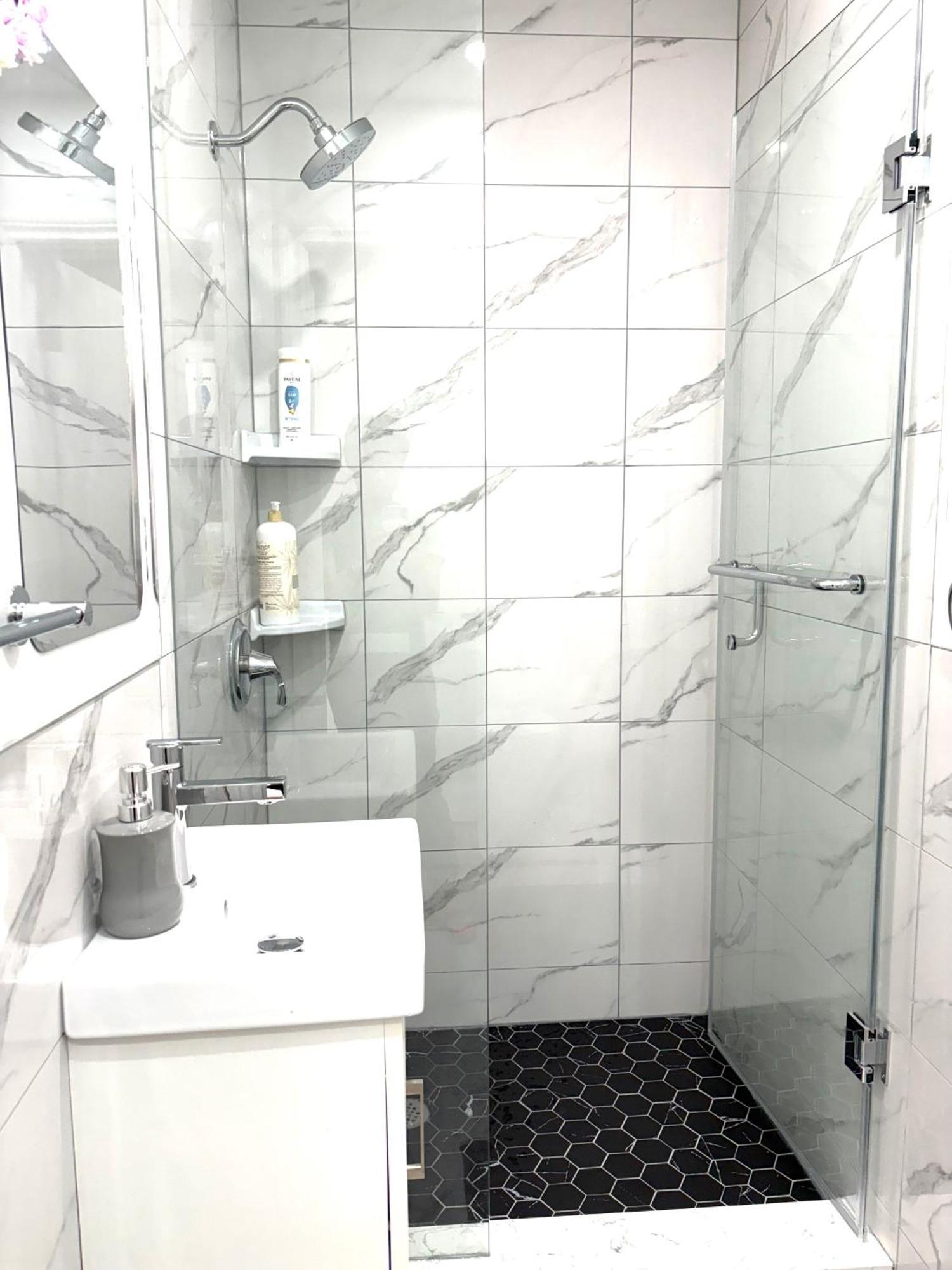 Homestay House - Near Rogers Stadium *