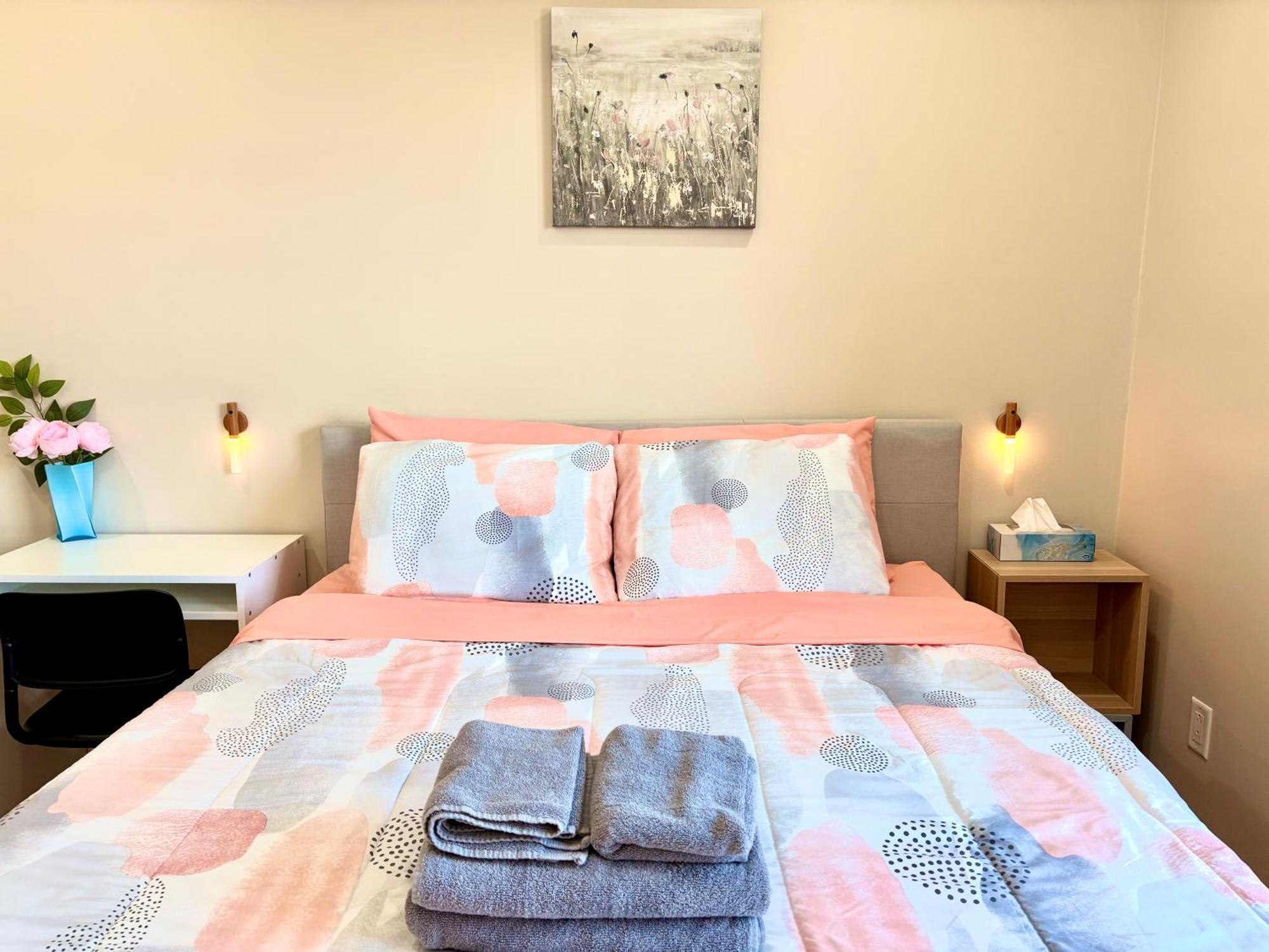 Homestay House - Near Rogers Stadium