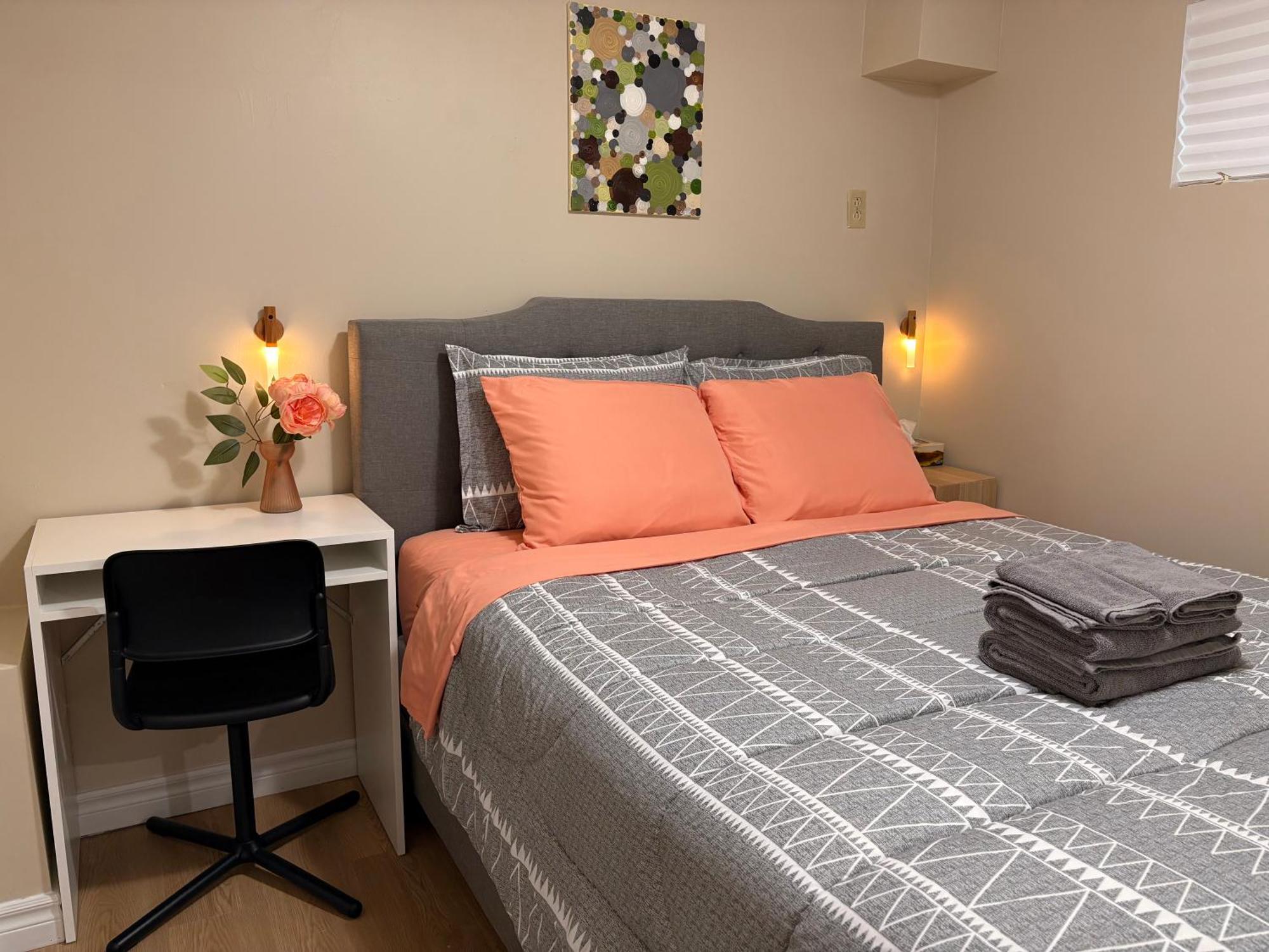 Homestay House - Near Rogers Stadium Toronto